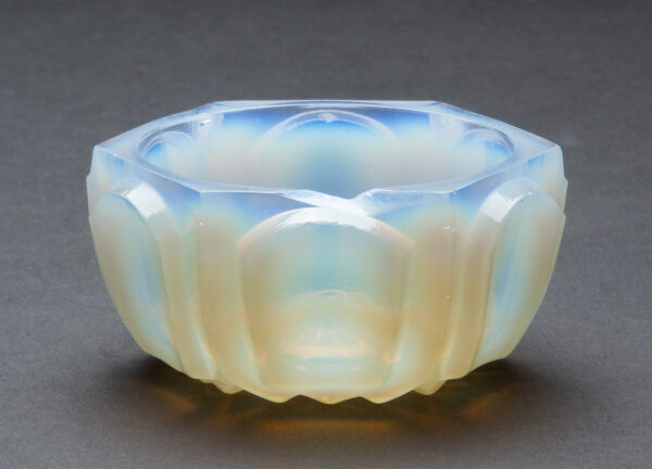 Translucent-opal 